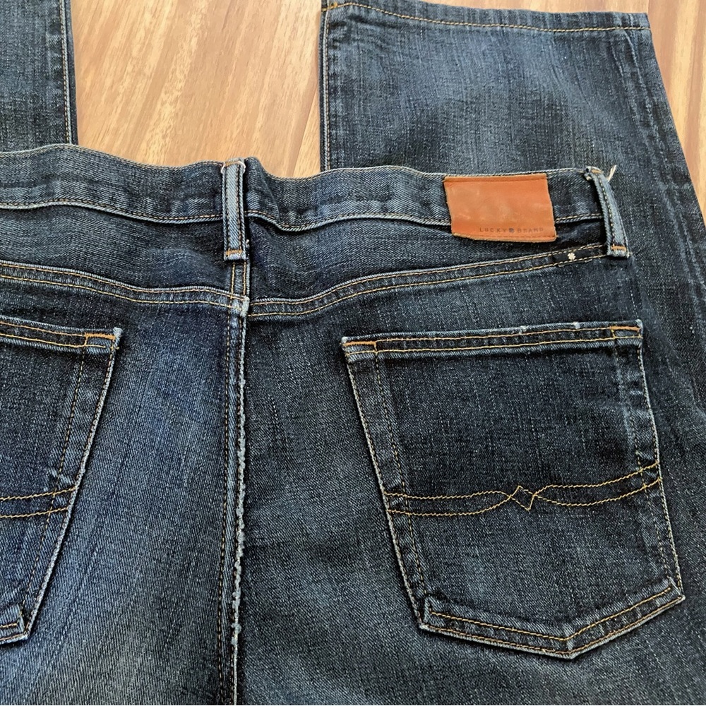 Lucky Brand Men’s Blue Jeans 38 by 40 straight